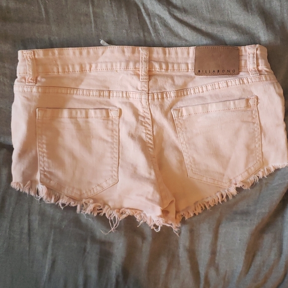 🟢2/$35🟢 Billabong tie up shorts - Picture 2 of 3